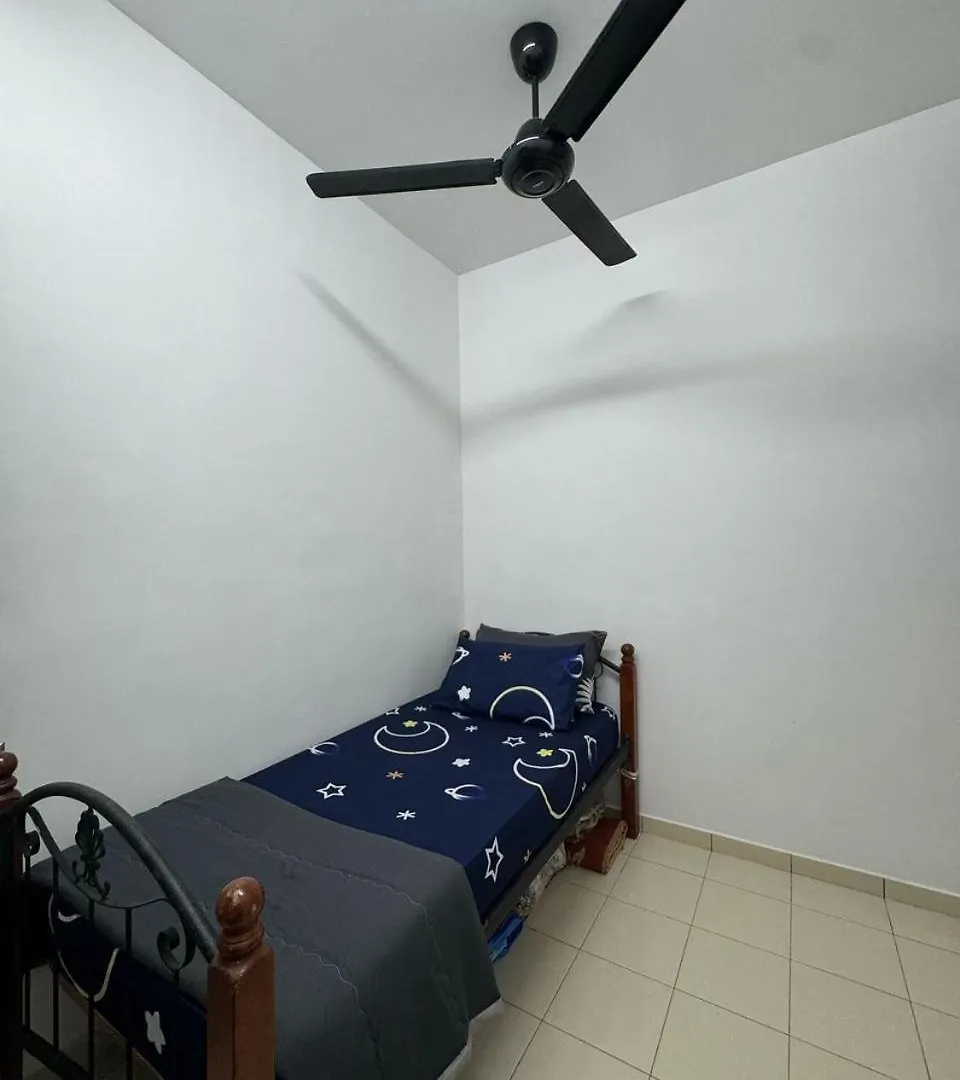 Ayash'S Homestay Jasin Holiday home